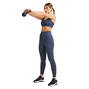 Fabricant sur mesure proposant des ensembles de yoga 2 pièces pour femmes avec logo personnalisé pour les commandes en gros et les marques de vêtements internationales. - Product Image 6