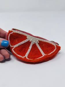 Monedero de cuentas naranjas TIMELESS CRAFT hecho a mano y personalizable, con cuentas de vidrio en forma de rodaja de fruta, cartera con cremallera y tarjetero para mujer - Product Image 3