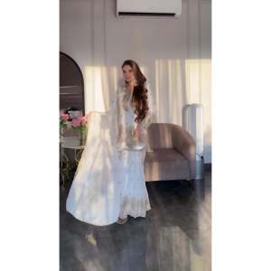 Ensemble haut et dupatta Plazzo fantaisie avec broderie et sequins pour vêtements indiens et pakistanais - Product Image 3