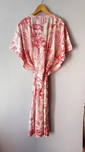 Robe longue bohème en coton blanc à imprimé naturel rouge pour femme, coupe ample, idéale comme tenue de plage ou de villégiature - Product Image 5