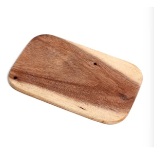 Tabla de cortar pequeña de madera de acacia natural para uso en la cocina, tabla de cortar de madera duradera con orificios para colgar, bandeja para servir. - Product Image 1