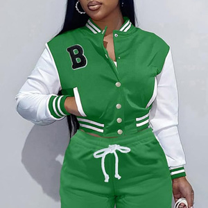 Veste universitaire courte tendance pour femme avec patch chenille personnalisé, service d'échantillonnage disponible, usine OEM - Product Image 4