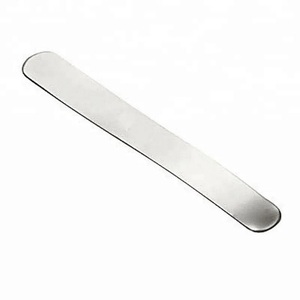 Abaisse-langue manuel ergonomique en acier inoxydable de 7 pouces, rétracteur labial, instrument chirurgical dentaire certifié CE, autoclavable, pour usage buccal - Product Image 4