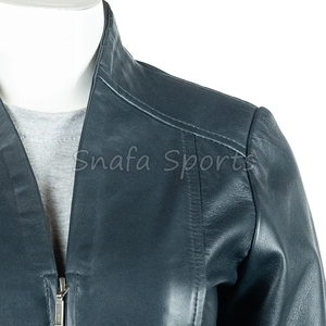 Veste en cuir élégante pour femme, longueur normale, manteau de créateur stylé, coupe ajustée, tendance inspirée, tenue d'hiver pour femme - Product Image 3