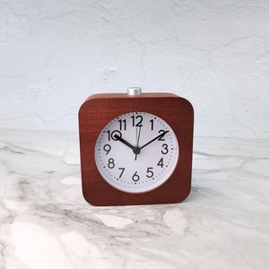 Horloge murale carrée en bois Huayang Nordic, faite à la main en hêtre naturel, avec veilleuse douce, silencieuse et sans tic-tac, réveil de chevet - Product Image 5