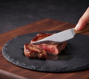 Ensemble de couverts en acier inoxydable avec élégant manche en bois, parfaits pour la cuisine, les hôtels et les accessoires de table. - Product Image 6