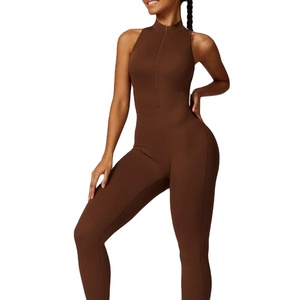 Combinaison de yoga une pièce pour femme, à séchage rapide, avec logo personnalisé, effet push-up, dos croisé, demi-fermeture éclair avant, pour la course, le sport et le fitness - Product Image 1