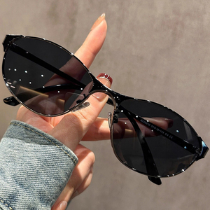 Y2k Future Technology Style Cat Eye Sunglasses for Women 2025 New American Style Spicy Girl UV Resistant Sunglasses <b>Sunscreen</b> - Product Image 3