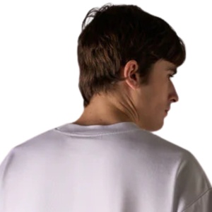 T-shirt en coton blanc surdimensionné pour homme, logo minimaliste sur la poitrine, streetwear, manches courtes, tee-shirt décontracté tendance, vente en gros, fabricant OEM - Product Image 4
