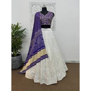 Lehenga choli เครื่องประดับของนักออกแบบชาติพันธุ์พร้อมงานปักที่มีลำดับที่ซับซ้อน - Product Image 4