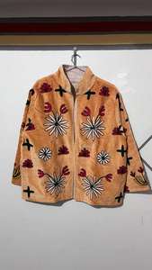 Chaqueta de terciopelo bordada a mano con motivos florales en bronce, abrigo estilo boho Suzani - Product Image 6