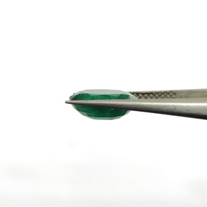 Émeraude ovale verte de 4,51 carats provenant de Zambie, pierre précieuse non montée - Product Image 3