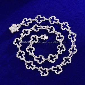 Collier chaîne tennis motif croix unique avec maillons X entièrement détaillés, bijou de luxe tendance, accessoire de mode - Product Image 1
