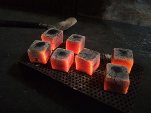 ถ่านกะลามะพร้าวคุณภาพสูง – ติดไฟนาน ไร้ควัน ขายส่ง // คุณทอม - Product Image 5