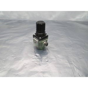 SMC AR30-NO3E-Z, Régulateur, 3/8 PT, Manomètre, 7-125 - Équipements et pièces semi-conductrices de renommée mondiale à la fois fiables et d'origine - Product Image 1