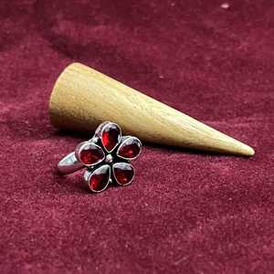 Wholesale RUHAN GEMS ER-077 Oxidized <b>Silver</b> Bohemian <b>Garnet</b> Flower Shape Bezel Setting Antique <b>Silver</b> Plated Women's <b>Ring</b> - Product Image 3