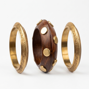 Bracelets en bois faits à la main avec textures naturelles et designs élégants, style vintage pour la mode ethnique et les cadeaux - Product Image 1