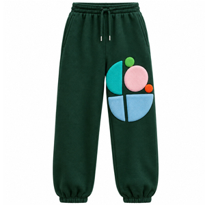 Commande en gros de pantalons de jogging en molleton de coton pour hommes, imprimés en relief et personnalisés, avec taille réglable, pour marques de vêtements - Product Image 1