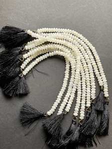 Cuentas de piedra lunar natural facetadas en forma de rondel, hermosa piedra lunar blanca, gema de aspecto único para joyería. - Product Image 2