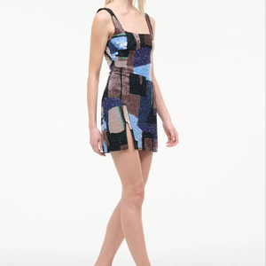 Hermoso Mini Vestido con Bordado de Perlas y Cuentas, Diseño Floral Suave, Técnicas de Tejido, Mejor Precio - Product Image 1