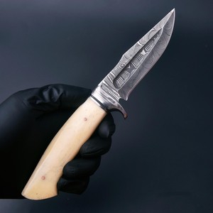 มีดทำมือดามัสกัส ขนาด 9.5 นิ้ว ด้ามทำจากกระดูก พร้อมบอร์สเตอร์ดามัสกัส - Product Image 2