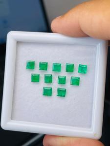 Émeraude naturelle de Zambie, taille carrée, qualité AAA, avec un superbe éclat, belle couleur, polissage parfait, idéale pour la fabrication, à prix avantageux. - Product Image 4