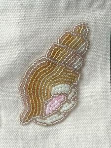 Top con Diseño de Peces y Cuentas, Top Casual de Verano con Bordado de Cuentas - Product Image 2