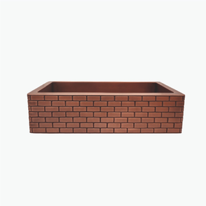 Fregadero rectangular de cobre para cocina con un patrón geométrico en relieve de rombos en la parte frontal. Disponible al por mayor. - Product Image 4