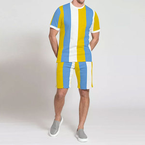 Conjunto de camiseta y pantalones cortos casuales para hombre, con diseño de estampado por sublimación de patrón sólido, cintura elástica, transpirable y hecho a medida. - Product Image 2