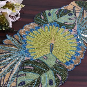 Mantel Individual de Tela Hecho a Mano con Diseño Bohemio Bordado en Verde, Azul y Dorado - Product Image 3