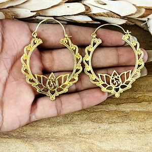 Boucles d'oreilles Bohème Tendance en Laiton Plaqué Or 18 carats pour Femme, Motifs Lotus, Filigrane, Om, Floraux et Géométriques, pour Vente en Gros/OEM/ODM - Product Image 2