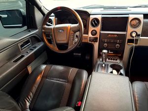 Occasion 2012 Ford Raptor Spécifications GCC 135 000 km 499 ch 5 places 8 cylindres Conduite à gauche Type de carburant essence Transmission automatique - Product Image 6