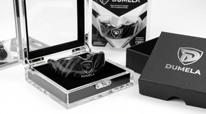Protège-dents en caoutchouc souple Dumela International, design marbré noir et blanc, protection pour l'entraînement de boxe, unisexe - Product Image 5
