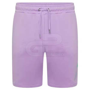 Conjunto de pantalones cortos de gimnasio para hombre, cómodos y de ajuste flexible, adecuados para entrenamiento, correr, entrenamiento o actividades casuales al aire libre. - Product Image 3