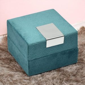 Boîte à bijoux Moon avec lumière LED pour bague (velours vert) 2,75 x 2,75 - Product Image 3