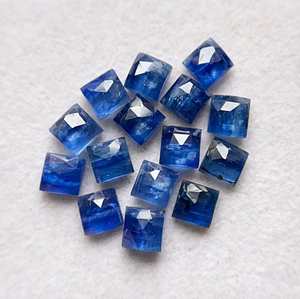 พลอยไคยาไนต์สีน้ำเงินทรงโรสคัทสี่เหลี่ยมแบน 15 ชิ้น ชุดพลอยไคยาไนต์สีน้ำเงินธรรมชาติสำหรับทำเครื่องประดับแฮนด์เมด - Product Image 1