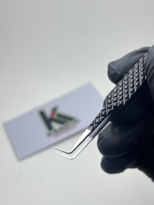 Pince à épiler professionnelle en acier inoxydable noir pur, à 90 degrés, pour cils, avec logo personnalisé et marque privée, vente en gros - Product Image 5