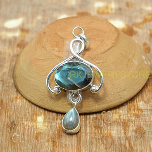 Collar con Colgante de Labradorita Natural en Plata de Ley 925, Hecho a Mano, con Destello Azul, Ovalado - Product Image 6