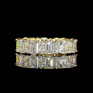 แหวนแต่งงานแบบ Eternity ชุบโรเดียม ประดับเพชรทรง Emerald Cut เพาะเลี้ยงในห้องปฏิบัติการ สำหรับงานหมั้นและวันครบรอบ ทำจากทอง 10K 14K 18K และเงิน 925 935 - Product Image 1