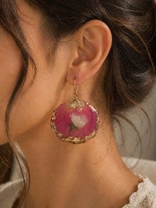 Boucles d'oreilles écologiques en bois et résine, faites à la main, style naturel, bijoux pour femmes, mode bohème, disponibles à la vente - Product Image 2