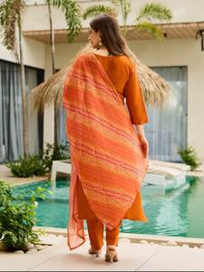 ชุดสัลวาร์กะมีซสำเร็จรูป ดีไซน์ยอดนิยม งานปักหนักบริเวณคอ ไซส์ M ถึง XXL แฟชั่นทันสมัย นำเสนอเสื้อผ้าตามเทรนด์ประจำภูมิภาค - Product Image 2