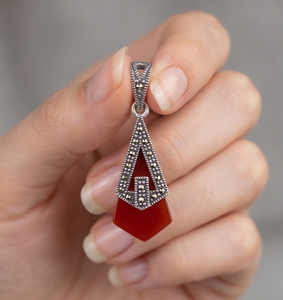 Ensemble de bijoux en argent sterling 925 avec onyx rouge pour femmes |   Ensemble de boucles d'oreilles et bague en marcassite |   Bijoux fins géométriques vintage - Product Image 6