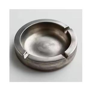 Cendrier classique en métal sans fumée, rond, couleur argent, pour table, créations Lavie, provenant de l'Uttar Pradesh, Inde - Product Image 3