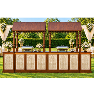 Comptoir alimentaire extérieur de style vintage avec toit, élégant comptoir alimentaire de mariage en bois pour l'extérieur avec panneaux sculptés et design de baldaquin, USA - Product Image 1