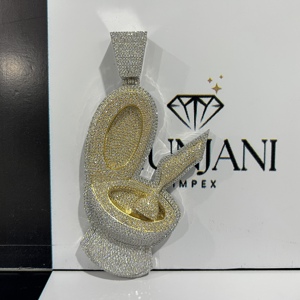 Pendentifs et breloques en diamant personnalisés certifiés IGI, en argent 925 plaqué or, entièrement sertis VVS, style classique, pour homme, idéal pour les soirées - Product Image 1