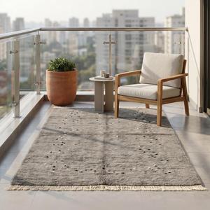 Tapis d'appoint classique en laine marocaine berbère grise cendrée, noué à la main, à poils plats, motif floral, minimaliste, avec franges décoratives - Product Image 5