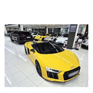 Audi R8 5.2 V10 Spyder de décembre 2021 avec boîte de vitesses automatique, volant à gauche, sièges en cuir, caméra arrière - 37 652 km - Product Image 3
