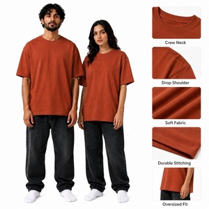 T-shirt unisexe en coton orange rouille, coupe oversize avec épaules tombantes, col rond, manches courtes et coupe décontractée pour un style streetwear décontracté - Product Image 5