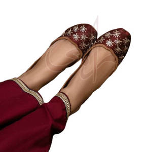 Chaussures Khussa pour femmes, légères, en vente en ligne, fabrication au Pakistan, dernier design, service OEM, vente en gros - Product Image 2