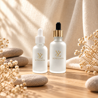 Botol Minyak Atsiri Kaca dengan Pipet Tetes untuk Kemasan Kosmetik 30ml 50ml Botol Minyak Atsiri Transparan Berlapis Embun dengan Logo Cetak Sablon